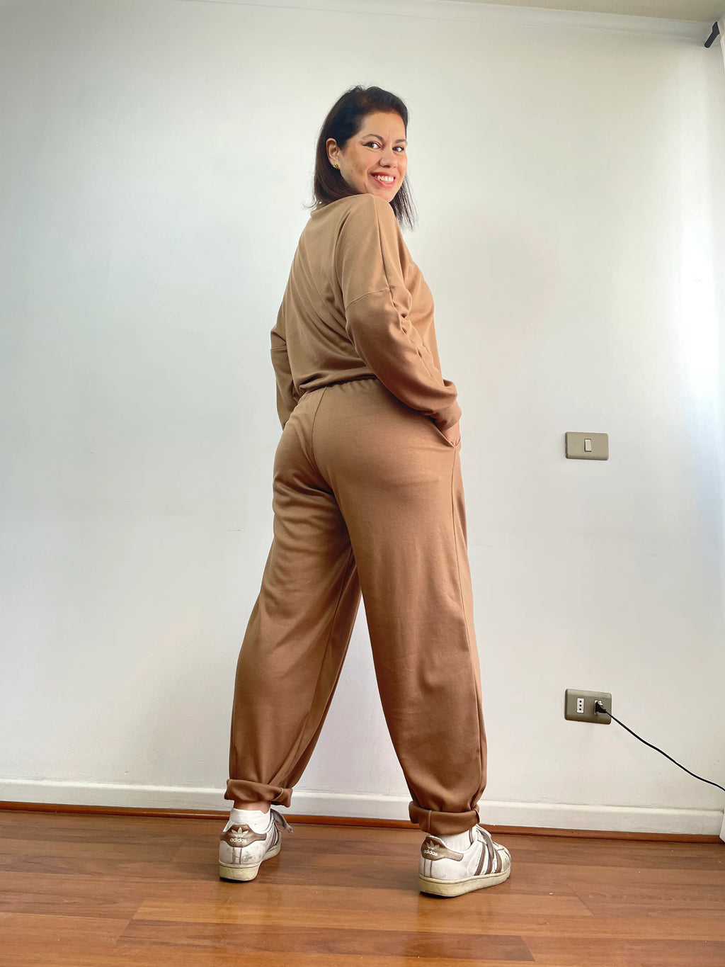 PANTALON COMFY TRAVEL BALLOON HABANO