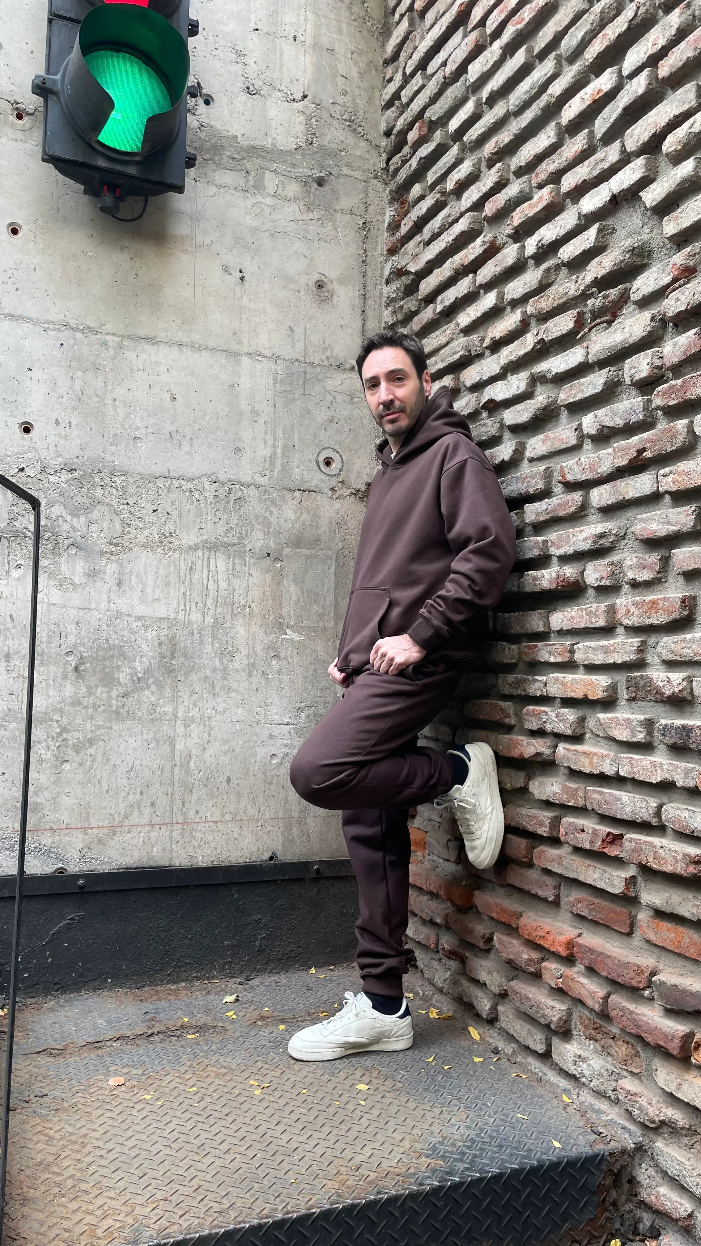 JOGGER PUÑO RIB UNISEX CAFÉ