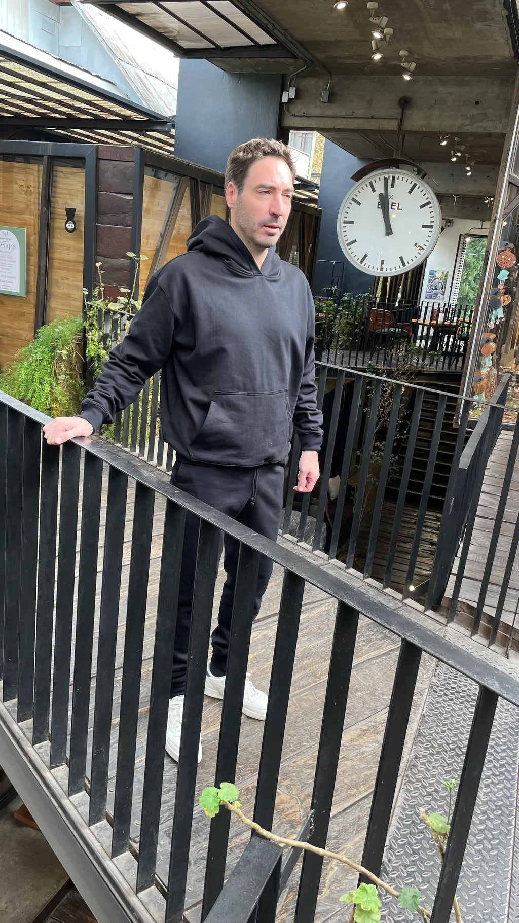 POLERON HOODIE OVERSIZED UNISEX NEGRO