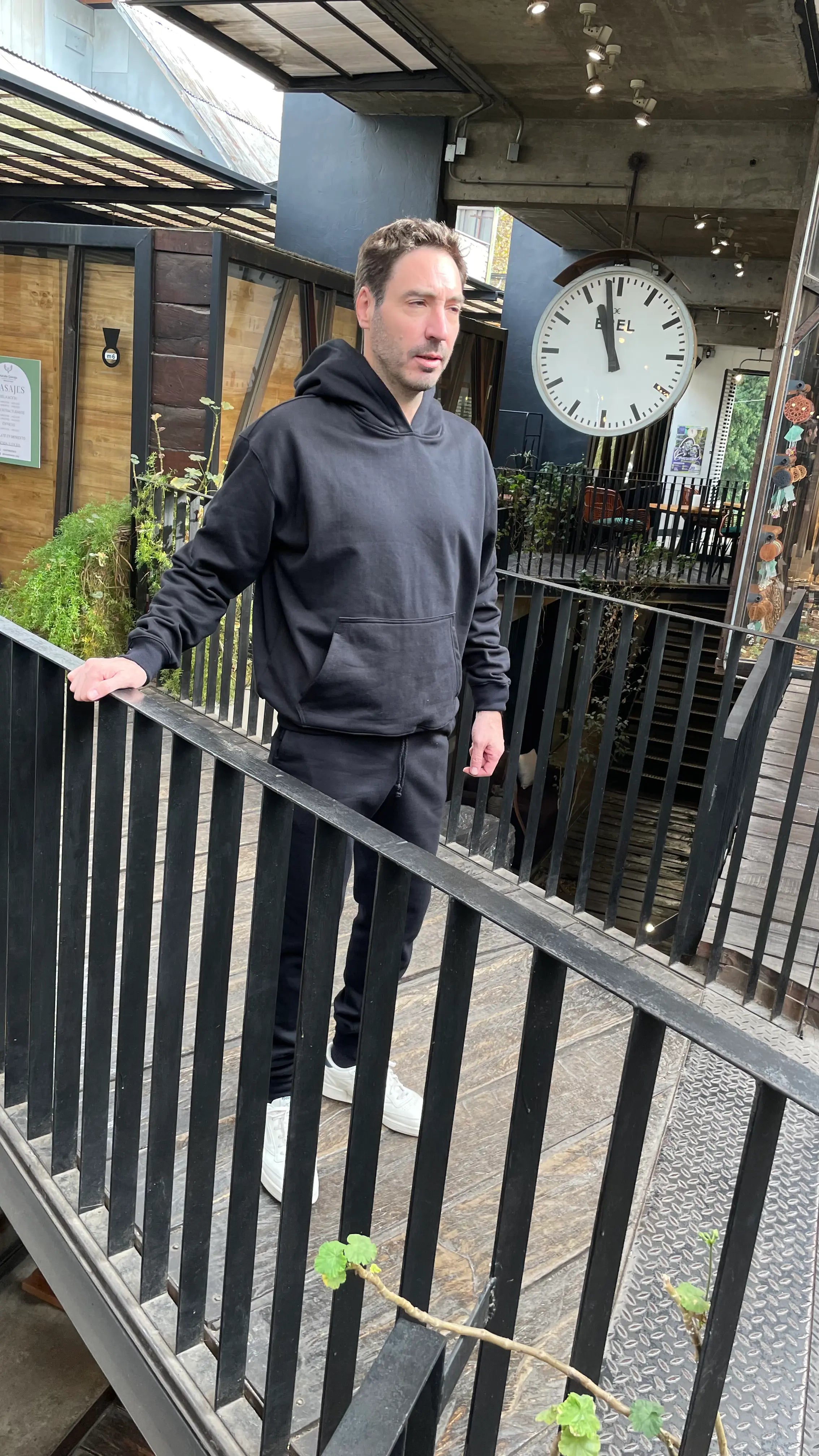 POLERON HOODIE OVERSIZED UNISEX NEGRO